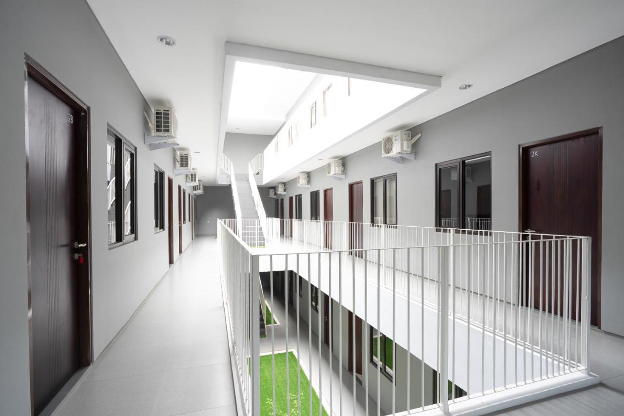 Reddoorz Plus Near Jiexpo Kemayoran Jakarta Exterior photo