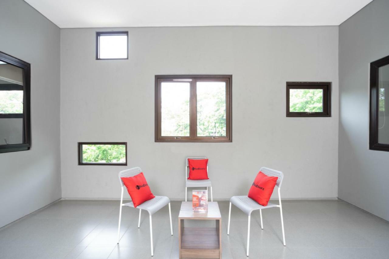 Reddoorz Plus Near Jiexpo Kemayoran Jakarta Exterior photo